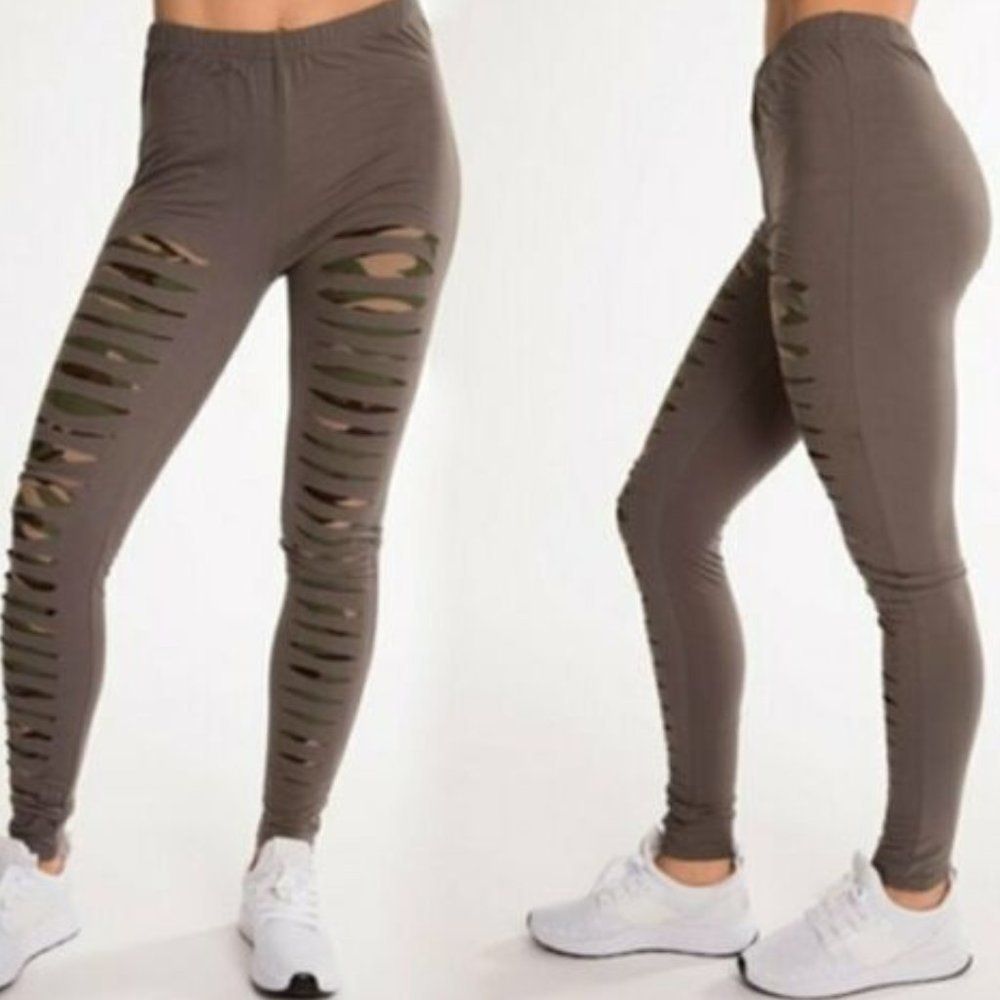 𝅺RAG Women’s Active Yoga Leggings Gray/Camo SIZE MED.